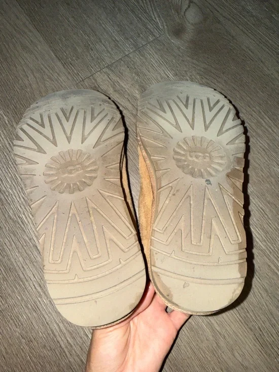 UGG Women’s Chestnut Suede Slip-On Moccasin Slippers - Picture 5 of 5